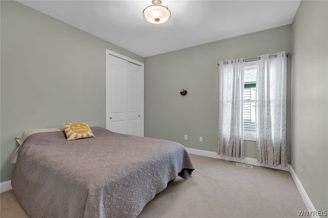 35 Raine Drive, Amherst, NY 14221