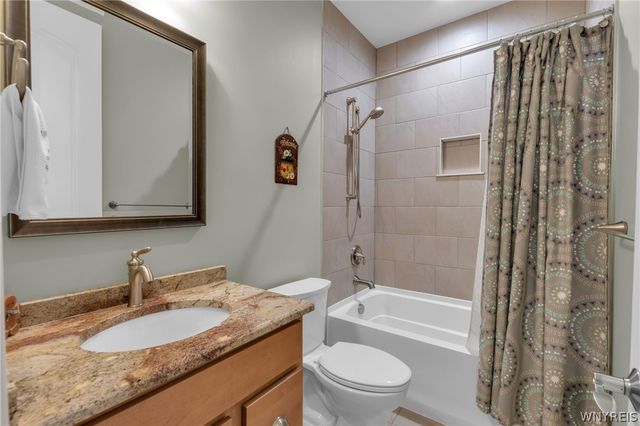 35 Raine Drive, Amherst, NY 14221