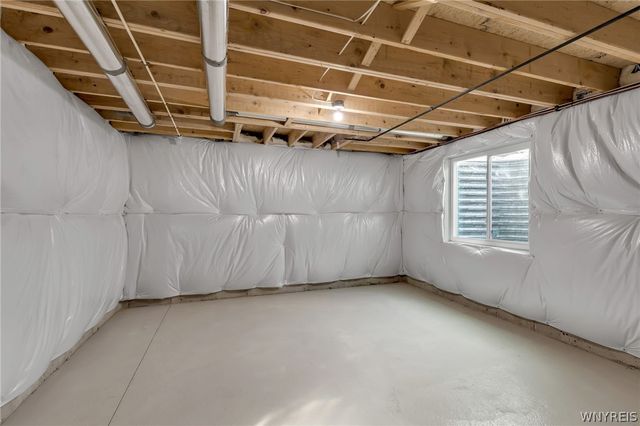 35 Raine Drive, Amherst, NY 14221