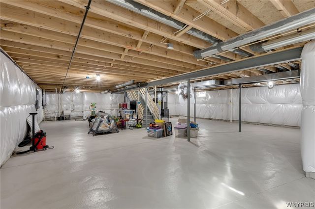 35 Raine Drive, Amherst, NY 14221