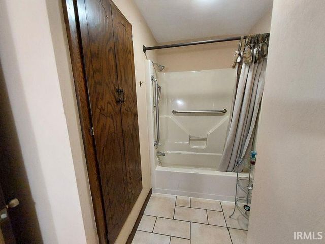 277 N Sunshine Drive, Jasper, IN 47546