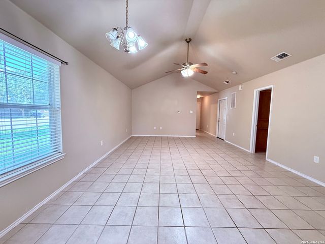 1035 Helen Dr # B, New Braunfels, TX 78130