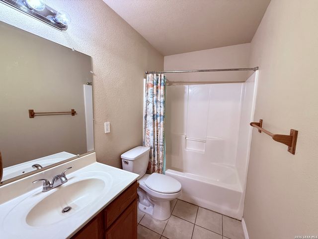 1035 Helen Dr # B, New Braunfels, TX 78130