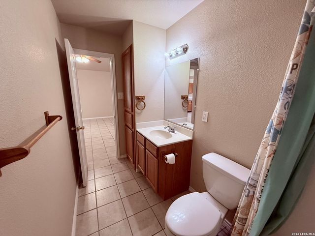 1035 Helen Dr # B, New Braunfels, TX 78130