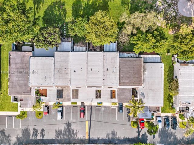 19174 Bobolink Drive, Hialeah, FL 33015