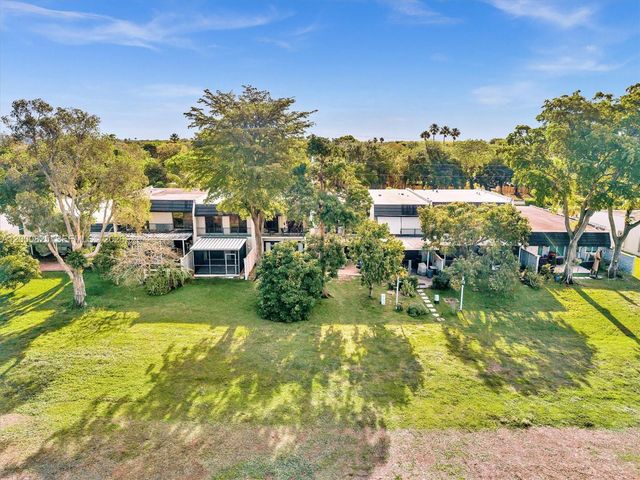 19174 Bobolink Drive, Hialeah, FL 33015