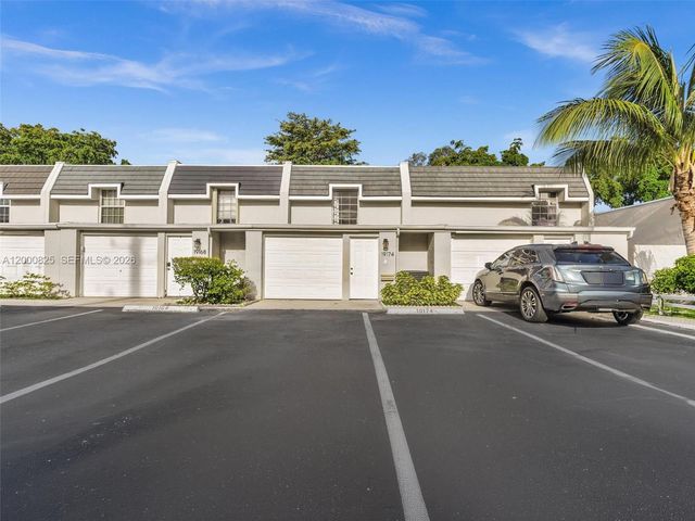 19174 Bobolink Drive, Hialeah, FL 33015