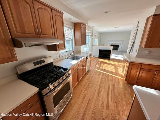 6 High Ridge Road, New Paltz, NY 12561