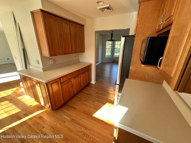 6 High Ridge Road, New Paltz, NY 12561