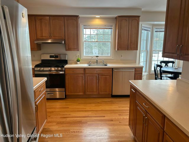 6 High Ridge Road, New Paltz, NY 12561