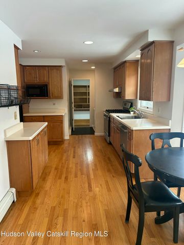 6 High Ridge Road, New Paltz, NY 12561