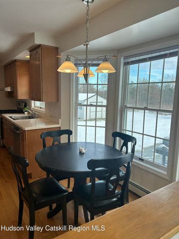 6 High Ridge Road, New Paltz, NY 12561