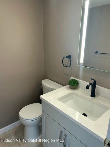 6 High Ridge Road, New Paltz, NY 12561