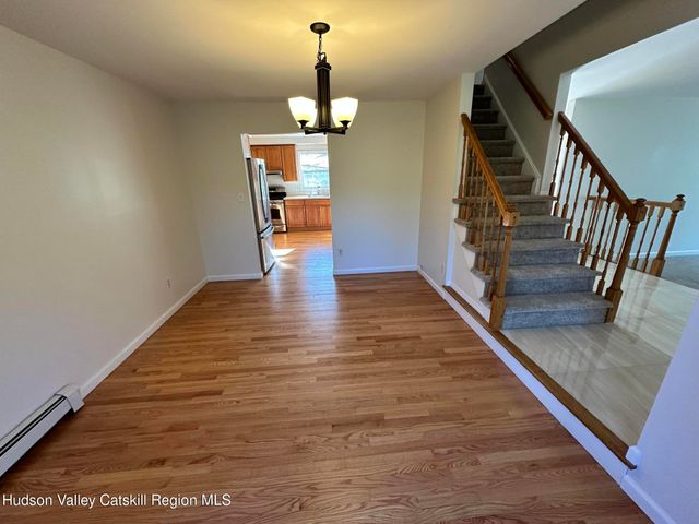 6 High Ridge Road, New Paltz, NY 12561