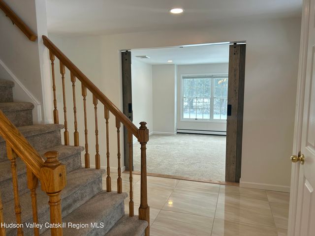 6 High Ridge Road, New Paltz, NY 12561