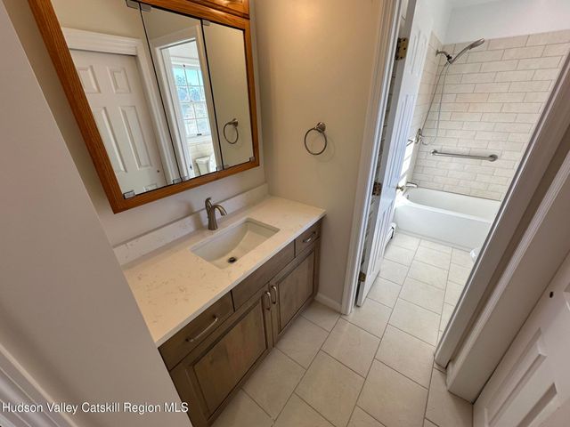 6 High Ridge Road, New Paltz, NY 12561