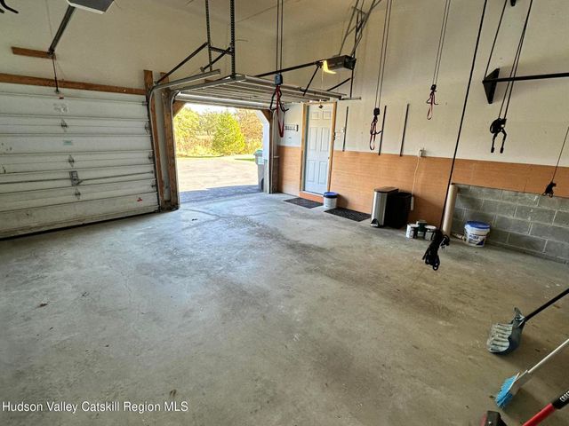 6 High Ridge Road, New Paltz, NY 12561