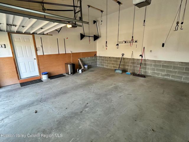 6 High Ridge Road, New Paltz, NY 12561