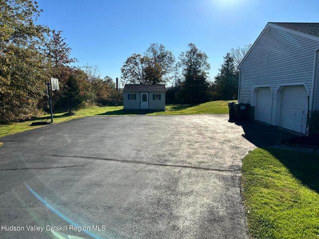 6 High Ridge Road, New Paltz, NY 12561