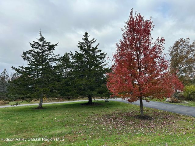 6 High Ridge Road, New Paltz, NY 12561