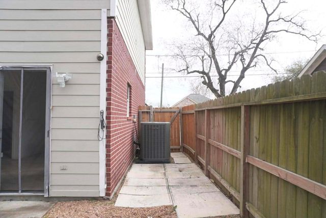 7916 Comal Street, Houston, TX 77051