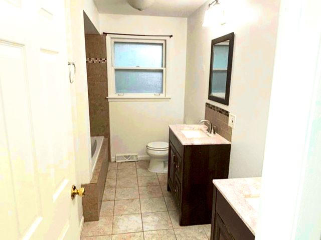 308 S Walnut Street, Glenwood, IL 60425