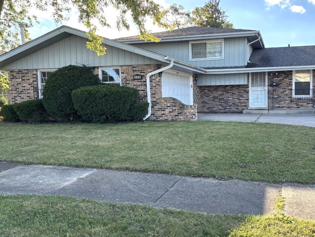 308 S Walnut Street, Glenwood, IL 60425