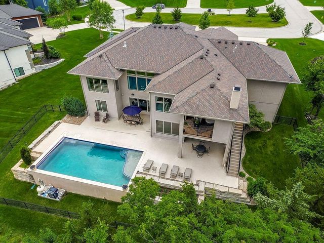 25040 W 105th Terrace, Olathe, KS 66061