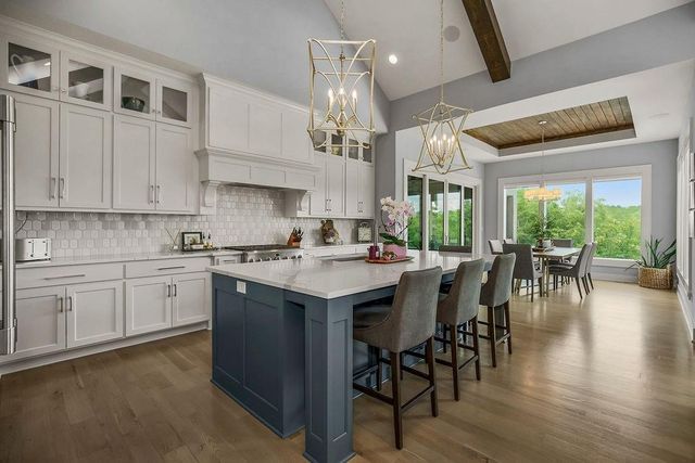 25040 W 105th Terrace, Olathe, KS 66061