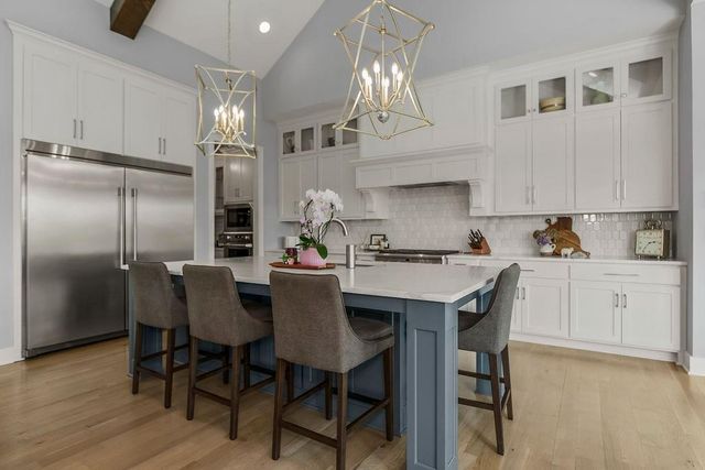 25040 W 105th Terrace, Olathe, KS 66061