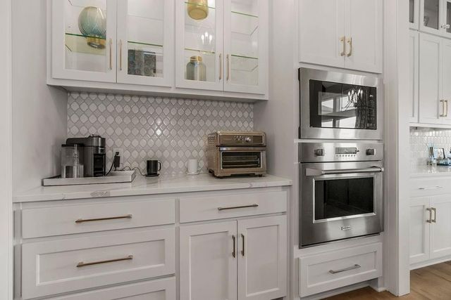 25040 W 105th Terrace, Olathe, KS 66061