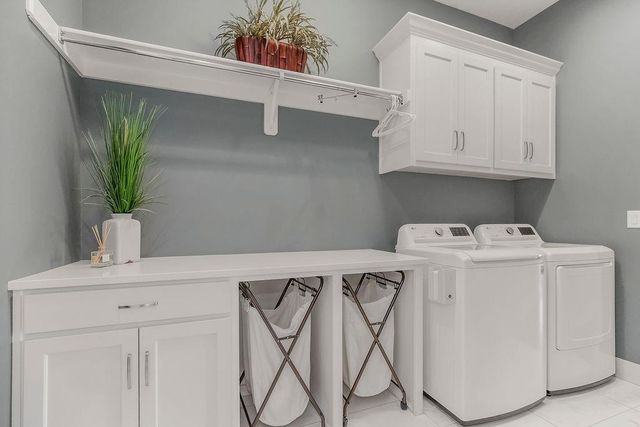 25040 W 105th Terrace, Olathe, KS 66061