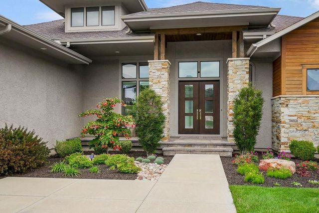 25040 W 105th Terrace, Olathe, KS 66061