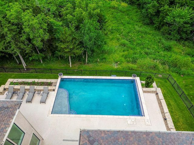 25040 W 105th Terrace, Olathe, KS 66061