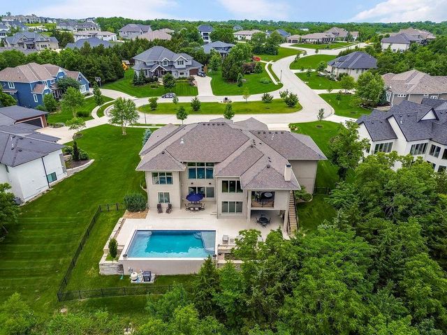 25040 W 105th Terrace, Olathe, KS 66061
