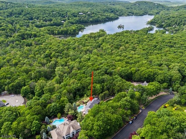 62 S Glen Rd, Kinnelon Boro, NJ 07405