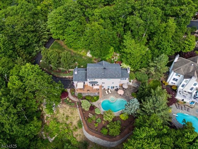 62 S Glen Rd, Kinnelon Boro, NJ 07405