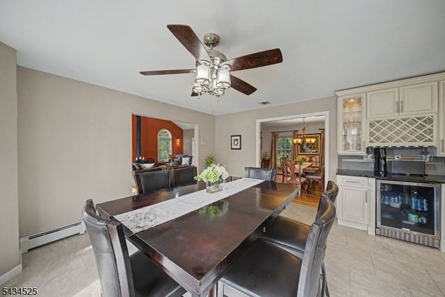 62 S Glen Rd, Kinnelon Boro, NJ 07405