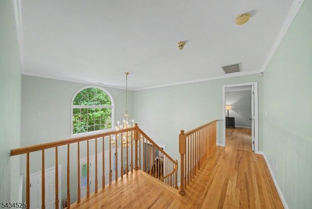 62 S Glen Rd, Kinnelon Boro, NJ 07405