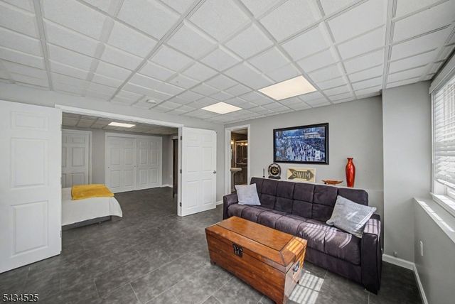 62 S Glen Rd, Kinnelon Boro, NJ 07405