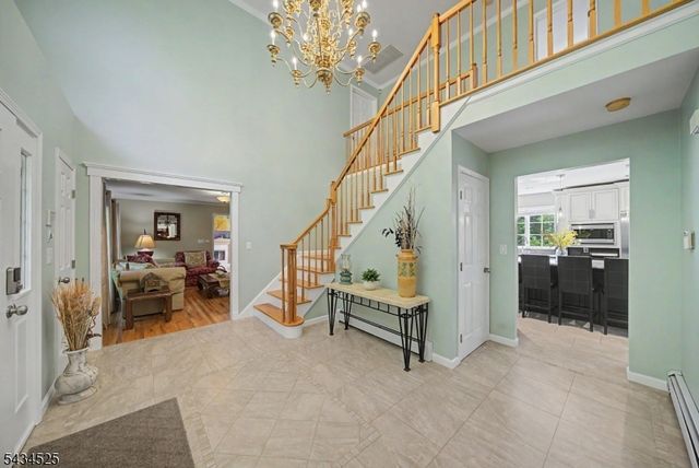 62 S Glen Rd, Kinnelon Boro, NJ 07405