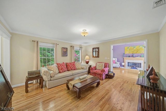 62 S Glen Rd, Kinnelon Boro, NJ 07405