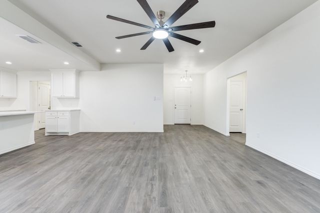 925 E Fordham Street, Lubbock, TX 79403