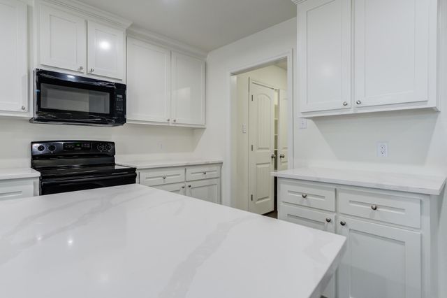 925 E Fordham Street, Lubbock, TX 79403