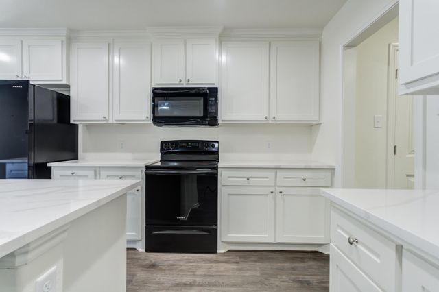 925 E Fordham Street, Lubbock, TX 79403