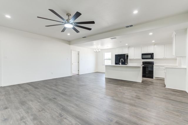 925 E Fordham Street, Lubbock, TX 79403