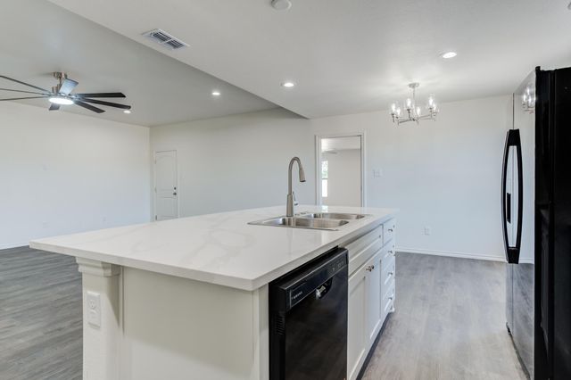 925 E Fordham Street, Lubbock, TX 79403