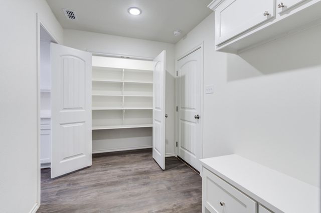 925 E Fordham Street, Lubbock, TX 79403
