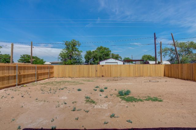 925 E Fordham Street, Lubbock, TX 79403