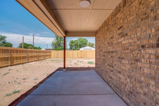 925 E Fordham Street, Lubbock, TX 79403